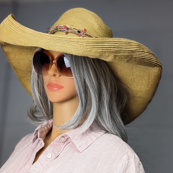 unbranded Accessories - Very wide brim woven straw sun hat. Shapeable. Chic, resort, travel, beach